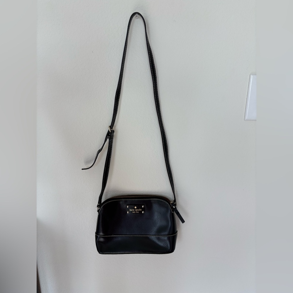 Kate Spade Hanna Wellesley Black Leather Crossbody Bag. WKRU2895. Preowned.